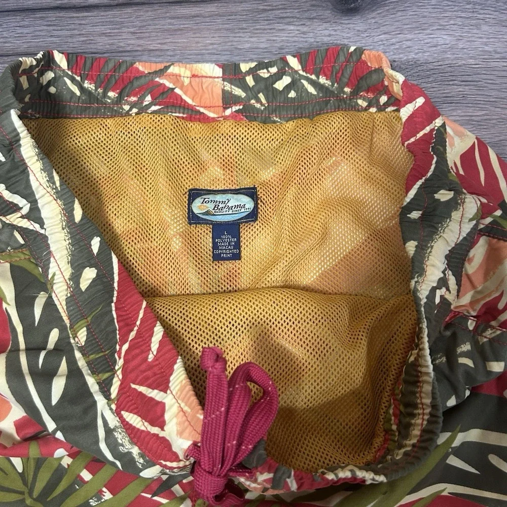 Tommy Bahama Mens Island Hawaiian‎ 6